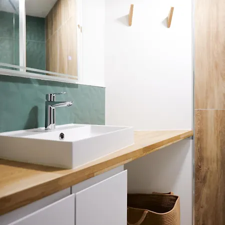 דירה Entierement Renove Avec Patio - 2 Personnes *