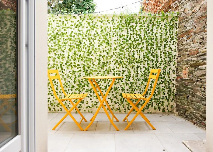 Entierement Renove Avec Patio - 2 Personnes דירה *